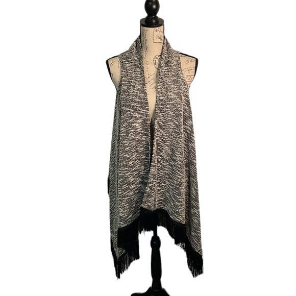 Jessica Simpson black and white mingled vest w/ fringe trim. Size XS - Picture 8 of 10